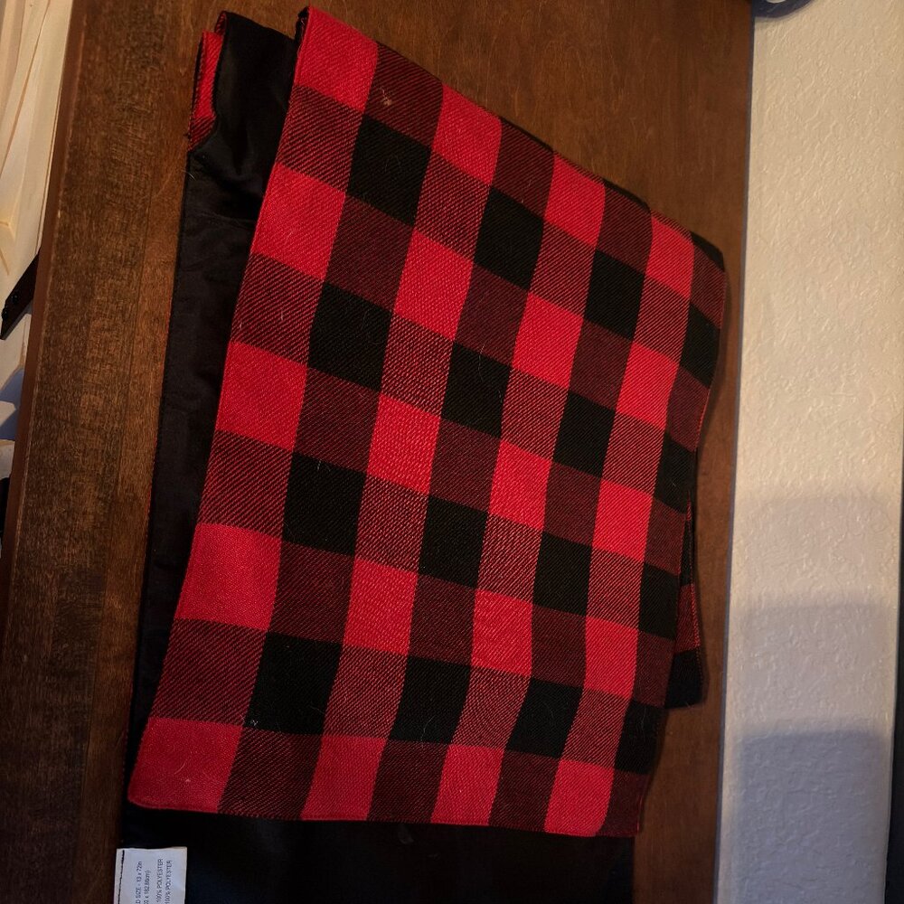 Buffalo Plaid Table Runner – Farmhouse Christmas Style